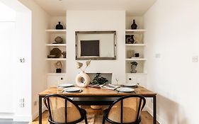 The Broadway Bath - 2 Bedrooms With Parking, Central Bath